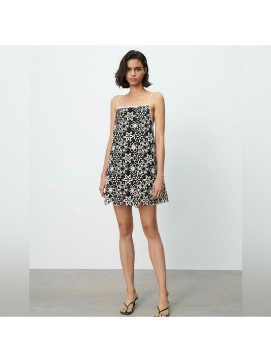Zara Dresses & Skirts - Zara Crochet Flower Mini Dress SZ M Black Cream